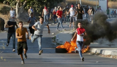 مقتل فلسطيني بنيران قوات الاحتلال على حدود غزة مع استمرار احتجاجات