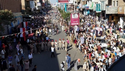 بإحتشاد شعبي.. الآلاف في تعز يحيون الذكرى الثامنة لثورة فبراير