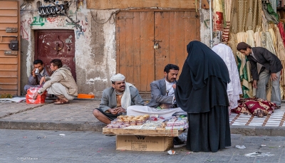 البسطات والبيع في الجولات خيار إجباري للمواطنين للبحث عن معيشة في زمن الحرب (تقرير خاص)