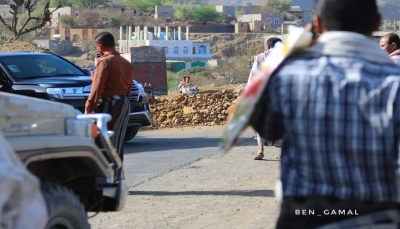 مسلحو "أبو العباس" يغلقون المنفذ الوحيد لمدينة تعز