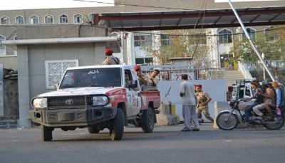 تعز.. مقتل امرأة وجندي وشرطة تعز تطالب "أبو العباس" بسرعة تسليم 11 مطلوبا أمنيا