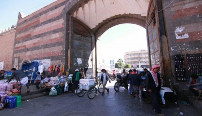 ضمن مخطط الطمس لهوية صنعاء.. مشروع حوثي جديد يستهدف "باب اليمن"