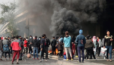 العراق: المحتجون يغلقون الطرق في بغداد ومدن جنوبية لليوم الرابع على التوالي