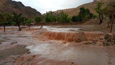 انهيار منزل وجرف طرقات جراء السيول في فرع العدين غرب إب