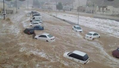 "إعصار شاهين".. أضرار مادية كبيرة جراء السيول الجارفة في ساحل حضرموت