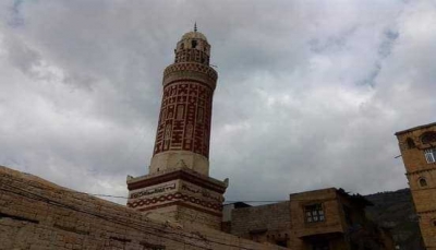 إب.. قيادي حوثي يسطو على ملحق مسجد بعد أن استولى على سكن فيه