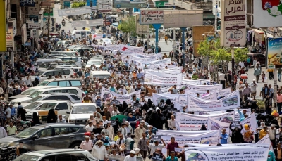 "يتطلب عملاً عسكرياً".. مجلة أمريكية: الطريقة الوحيدة للتوصل لاتفاق سياسي مع الحوثيين باليمن هي إضعافهم