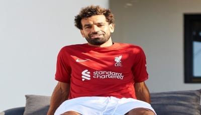 ليفربول يعلن تمديد عقد النجم المصري محمد صلاح