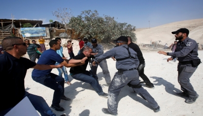 الخان الأحمر.. ما قصة الحي الفلسطيني الذي يريد الاحتلال هدمه لإكمال تهويد القدس؟