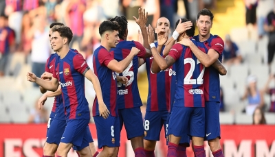 برشلونة يهزم توتنهام ويتوج بلقب كأس خوان غامبر