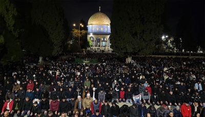 في الجمعة الأولى من رمضان.. نحو 90 ألفا يؤدون صلاة التراويح بالمسجد الأقصى