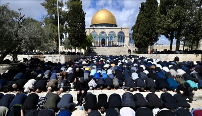 جمعة رمضان الثانية.. 120 ألفا يؤدون الصلاة بالمسجد الأقصى